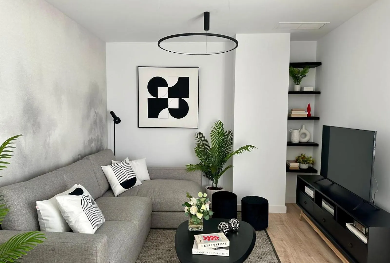 מאלגה Urban Sky Serviced Apartments By P&O 26H